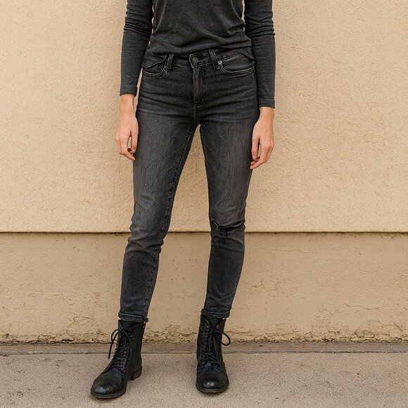 Free People Black High Rise Ankle Skinny Distress sz 28 - Picture 1 of 11